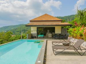 Общий вид на горы или вид на горы из виллы