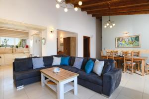 Posedenie v ubytovaní Cathrin Beachfront Villa