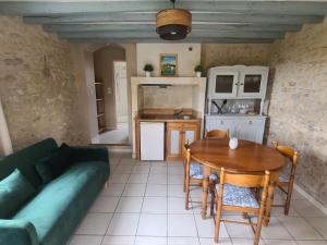 Køkken eller tekøkken på Chambres d'Hôtes du Clos de la Touche