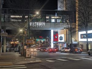 Galeriebild der Unterkunft Gorgeous looking 2 bedroom Apt in downtown silverspring in Silver Spring