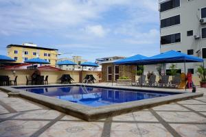 Piscina di Hotel Bucaneiro o nelle vicinanze