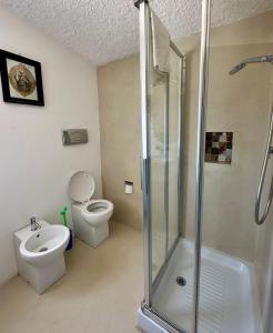 A bathroom at Boutique Art Villa Maria Még 31 kép