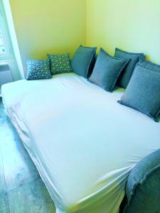 Postel nebo postele na pokoji v ubytování Le Cocon Creusois 3