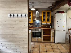 A kitchen or kitchenette at La Milana, Orbaneja del Castillo