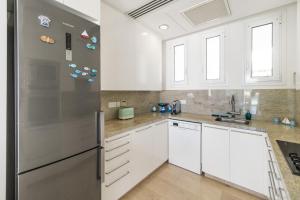 Η κουζίνα ή μικρή κουζίνα στο Villa Galene Del Mar