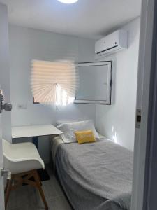 Postel nebo postele na pokoji v ubytování Gypsy Budget Room Shared Flat