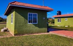 Το κτήριο όπου στεγάζεται  η παραθεριστική κατοικία