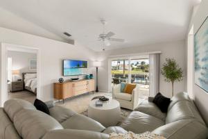 Μια τηλεόραση ή/και κέντρο ψυχαγωγίας στο 485 Marco