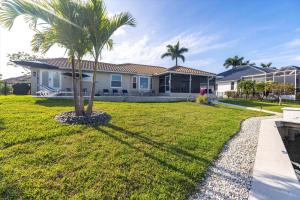 Κήπος έξω από το 485 Marco