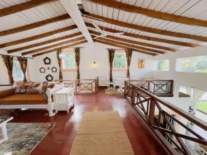Posezení v ubytování Afro-boho Villa with Private Pool
