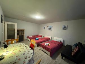 Postel nebo postele na pokoji v ubytování Solinger Wohnung mit Balkon