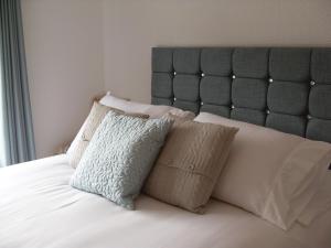 Ein Bett oder Betten in einem Zimmer der Unterkunft Dol Aur - Room Only