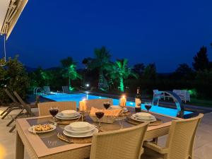 Swimmingpoolen hos eller tæt på EGE Villaları