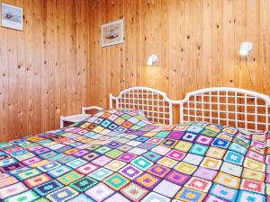 Postel nebo postele na pokoji v ubytování Panoramic Fjord Retreat with Spa Bath