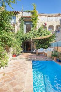 Πισίνα στο ή κοντά στο Encantadora casa en Peratallada