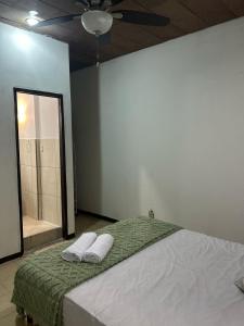 Postel nebo postele na pokoji v ubytování Extraordinaria Casa Tranquila y Ventilada