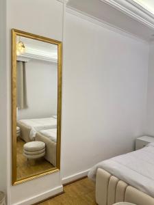 Bilik mandi di APOLO- 3 Bedroom Luxury Nile View Apartment