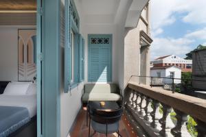 Balkon oz. terasa v nastanitvi Listen to the 19th century German castle hotel