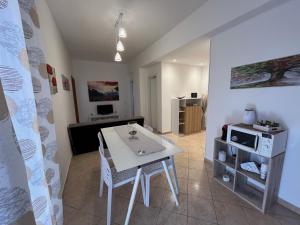 A kitchen or kitchenette at GABRY HOUSE