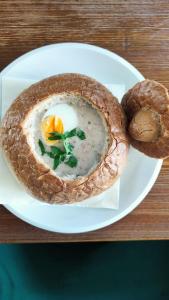 Jídlo v hotelu nebo okolí