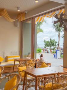 Ein Sitzbereich in der Unterkunft Phi Phi at Pier