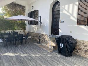 Patio nebo venkovní prostory v ubytování Poros Seaside Suite