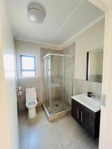 Ένα μπάνιο στο Refined Cozy Retreat