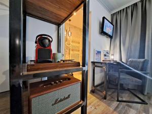 Telewizja i/lub zestaw kina domowego w obiekcie "Das Schlafzimmer" Erlebnis & Boutiquehotel - ehemals Hacienda Mexicana