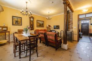 Posedenie v ubytovaní Casa Los Aperos