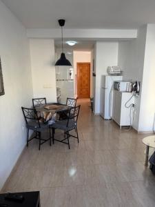 Kuchnia lub aneks kuchenny w obiekcie Spacious modern apartment in Los Alcazares very close to beach