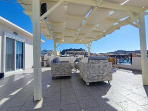 Balkón nebo terasa v ubytování Haraki Beach