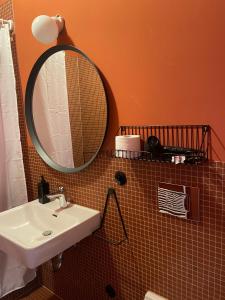 Ein Badezimmer in der Unterkunft An Den Wiesen Gasthaus am Finowkanal