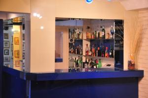 Salon ili bar u objektu Edward Hotel