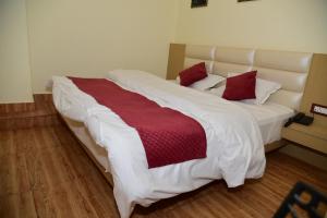 Imagen de la galería de Bhoomi Palace Hotel 2 O and Bella's Bites Restaurant, en Gorakhpur