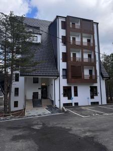 Budova, v ktorej sa apartmán nachádza