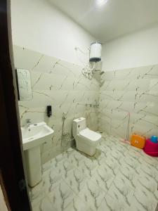Ένα μπάνιο στο Hotel Hills Top