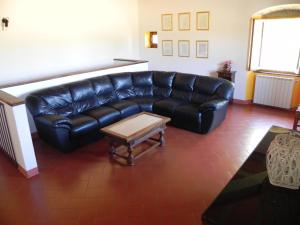 A seating area at Agriturismo Poderi Minori