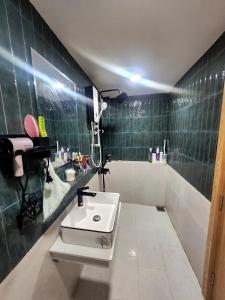 Ένα μπάνιο στο Homestay Gác Lửng Tuy Hòa