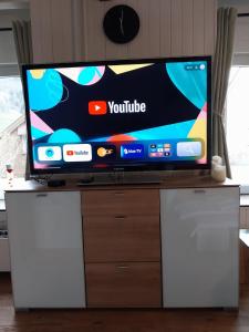 TV a/nebo společenská místnost v ubytování schickes gemütliches Studio