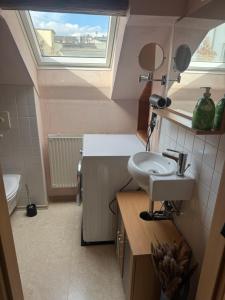 Gambar di galeri bagi Ferienwohnung Gästewohnung mit privater Dachterrasse zentrumsnahe Lage di Gera