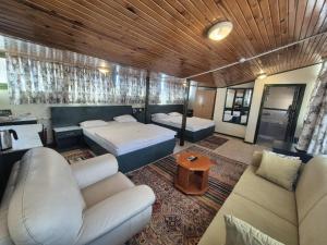 Posezení v ubytování Hotel HAL-TUR