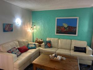 Gallery image of Tiki SPI Beachfront Condo, RIGHT ON THE BEACH! in South Padre Island