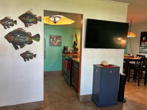 Gallery image of Tiki SPI Beachfront Condo, RIGHT ON THE BEACH! in South Padre Island
