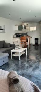 Η κουζίνα ή μικρή κουζίνα στο Appartement avec jardin et parking