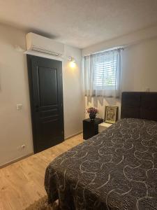 Ένα ή περισσότερα κρεβάτια σε δωμάτιο στο Apartments Tomas II +36 φωτογραφίες