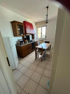 Kuchyň nebo kuchyňský kout v ubytování chalet del sole