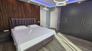 Gallery image of Vila LakeView Snagov, Terasă pe Acoperiș, Self Check-in, Parcare Privată in Snagov +24 photos