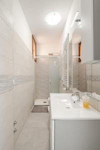Koupelna v ubytování la casa di valeria con piscina