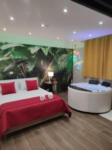 Postel nebo postele na pokoji v ubytování Suite Maison Tropical 2 - Apulian Experience