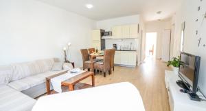 Kuchnia lub aneks kuchenny w obiekcie Deluxe Apartments Goya